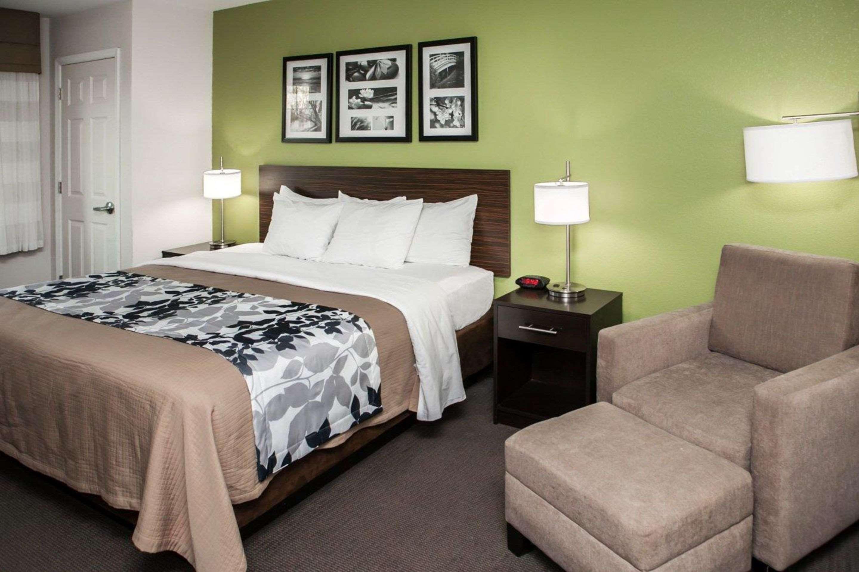 Sleep & - Hershey North Hotel